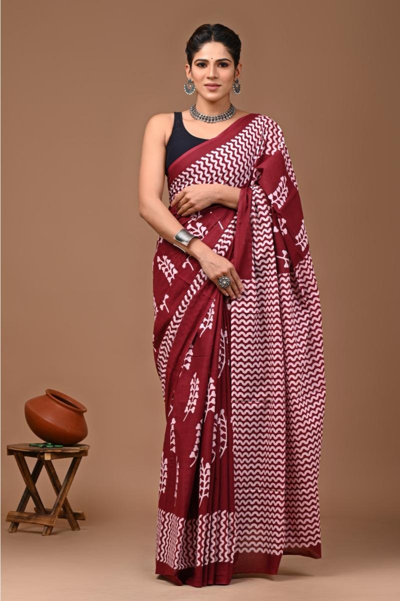 Mul Cotton Set Saree - Maroon Chevron Print Trendy Look (Front View) | BagruPrintCrafts