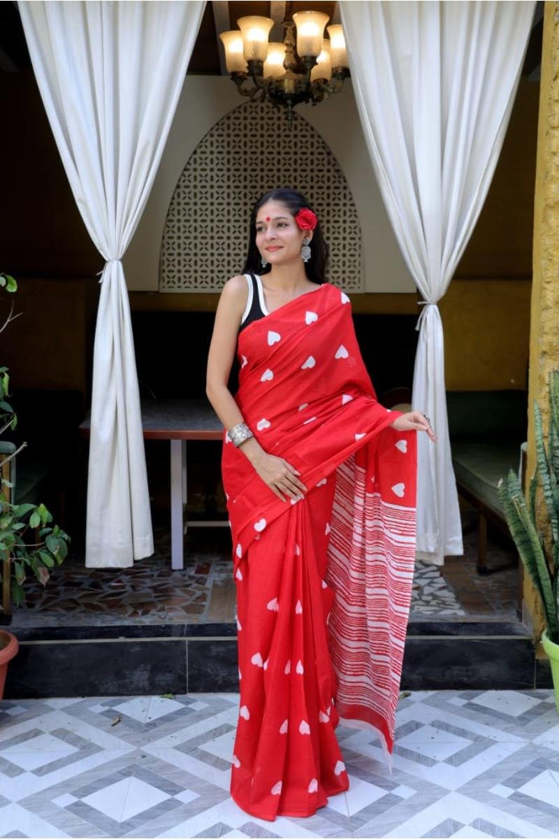 Mul Mul Cotton Sarees - Red Heart Print Trendy Look (Front View) | BagruPrintCrafts