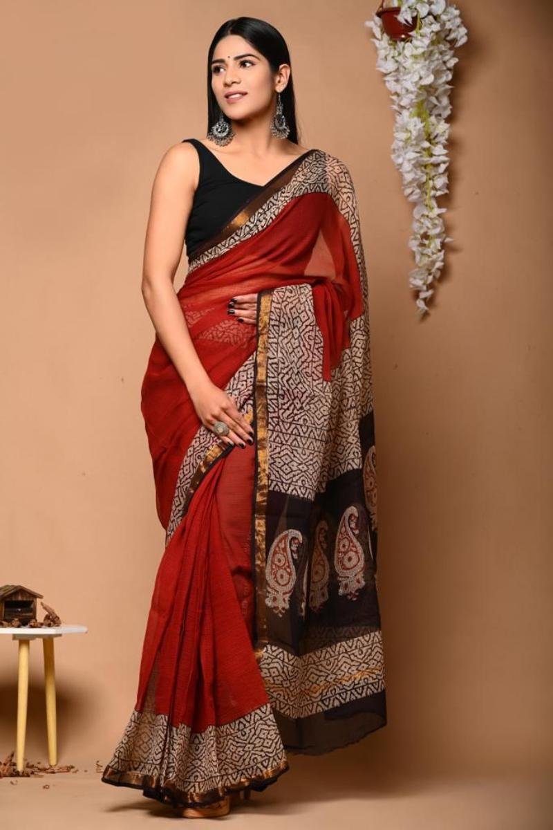 Doria Kota Saree - Red Paisley Pallu Vibrant (Front View) | BagruPrintCrafts